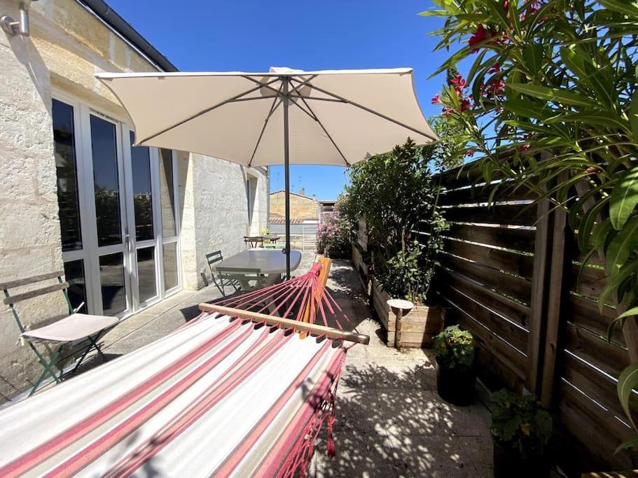 Charme Et Calme Au Coeur De Bordeaux Apartment Exterior photo